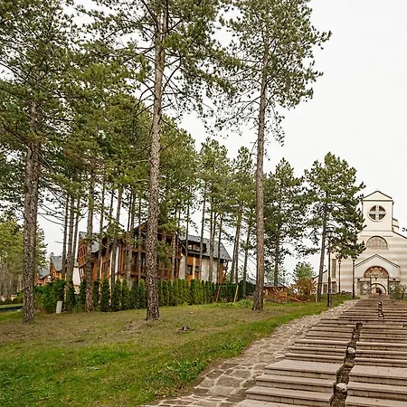 Apartament Goldpine *