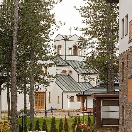 Apartament Goldpine *