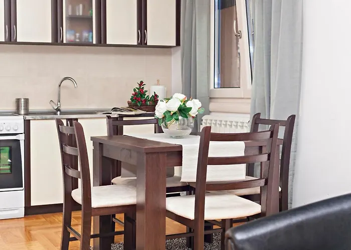 アパート Goldpine ズラティボール