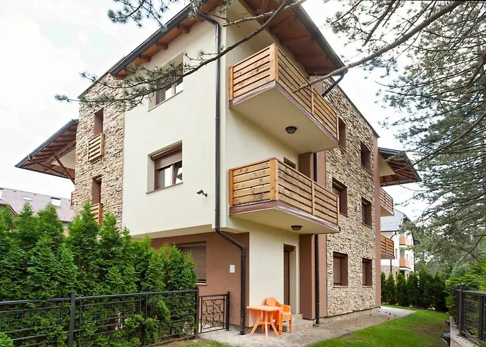 アパート Goldpine ズラティボール